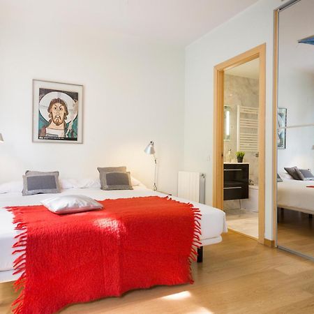 My Space Emirates - Fully Equipped Apartments Near The Beach With Shared Pool バルセロナ エクステリア 写真