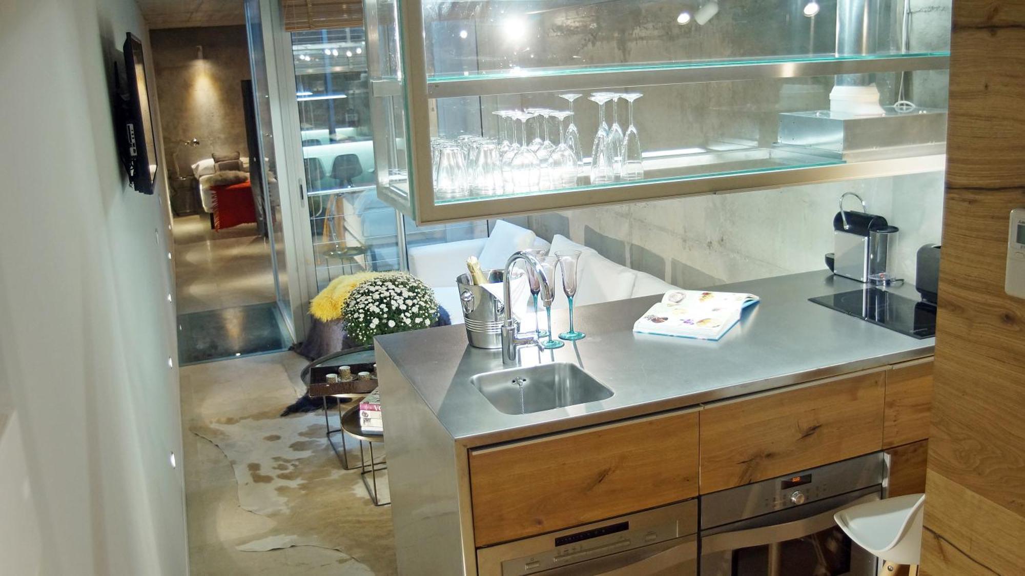 My Space Emirates - Fully Equipped Apartments Near The Beach With Shared Pool バルセロナ 部屋 写真