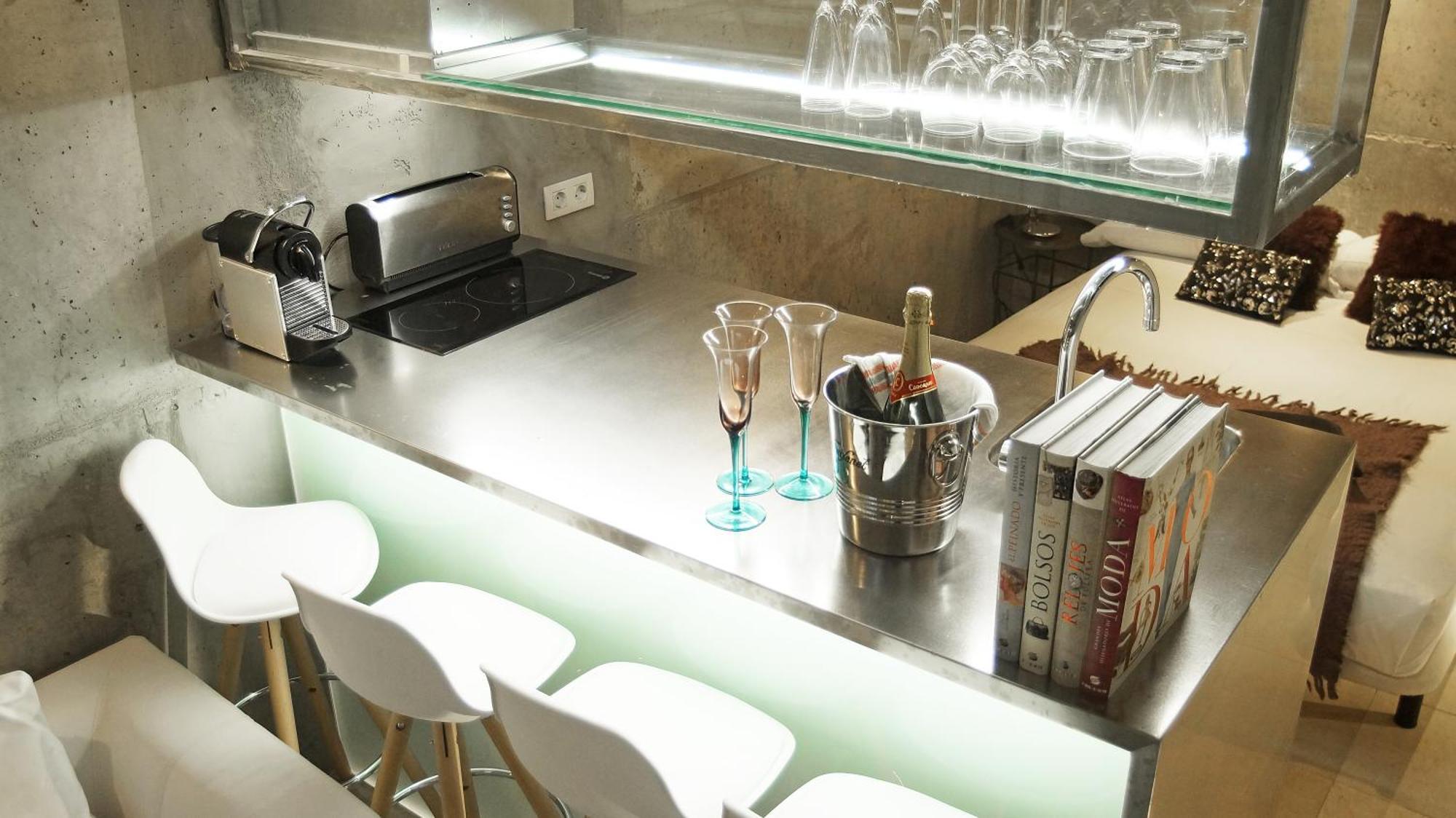 My Space Emirates - Fully Equipped Apartments Near The Beach With Shared Pool バルセロナ 部屋 写真
