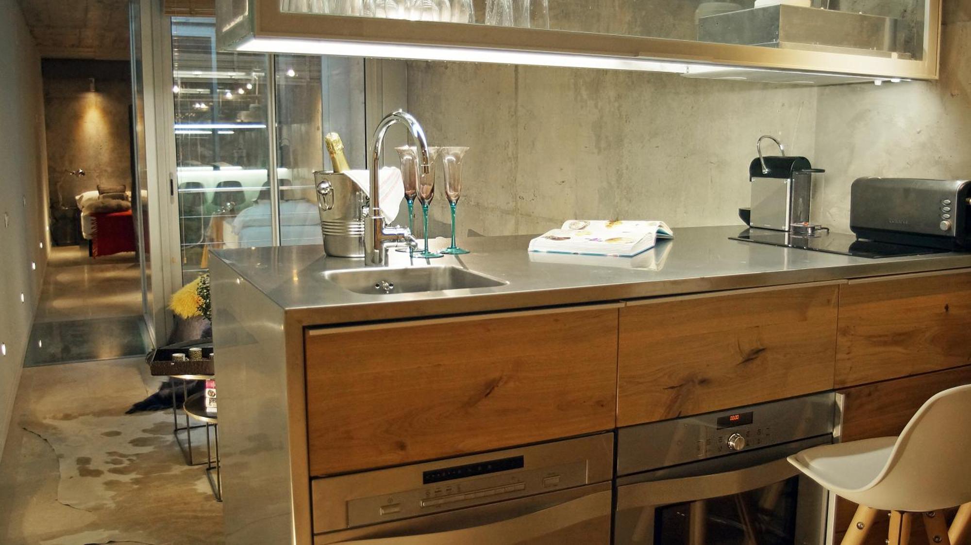 My Space Emirates - Fully Equipped Apartments Near The Beach With Shared Pool バルセロナ 部屋 写真