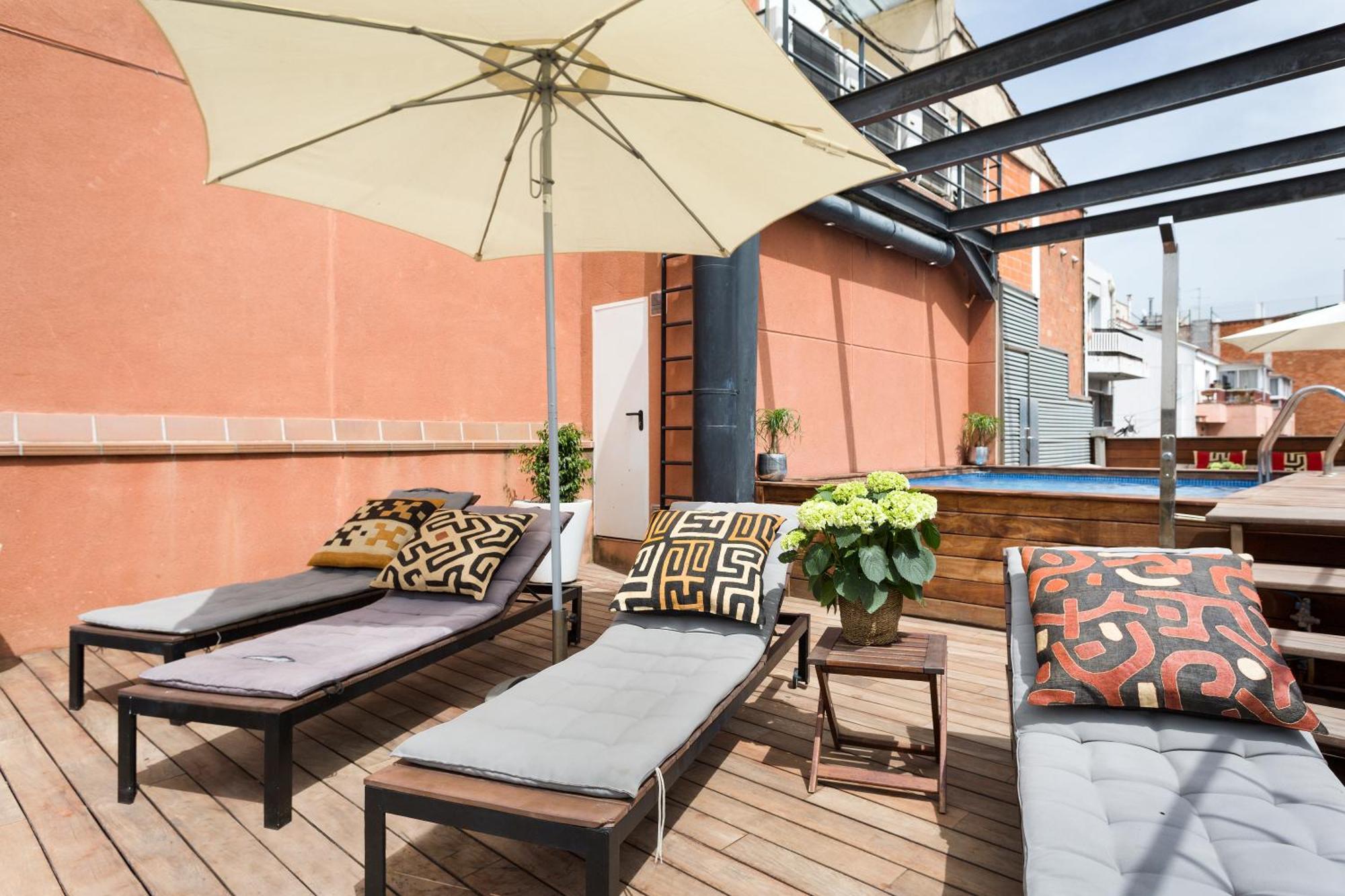 My Space Emirates - Fully Equipped Apartments Near The Beach With Shared Pool バルセロナ エクステリア 写真