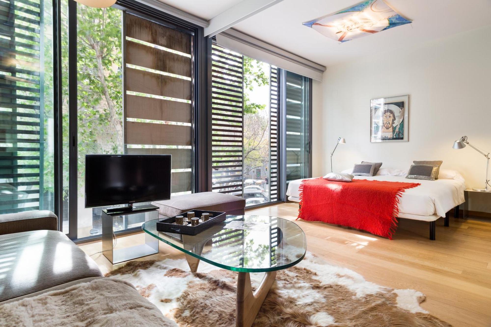 My Space Emirates - Fully Equipped Apartments Near The Beach With Shared Pool バルセロナ エクステリア 写真