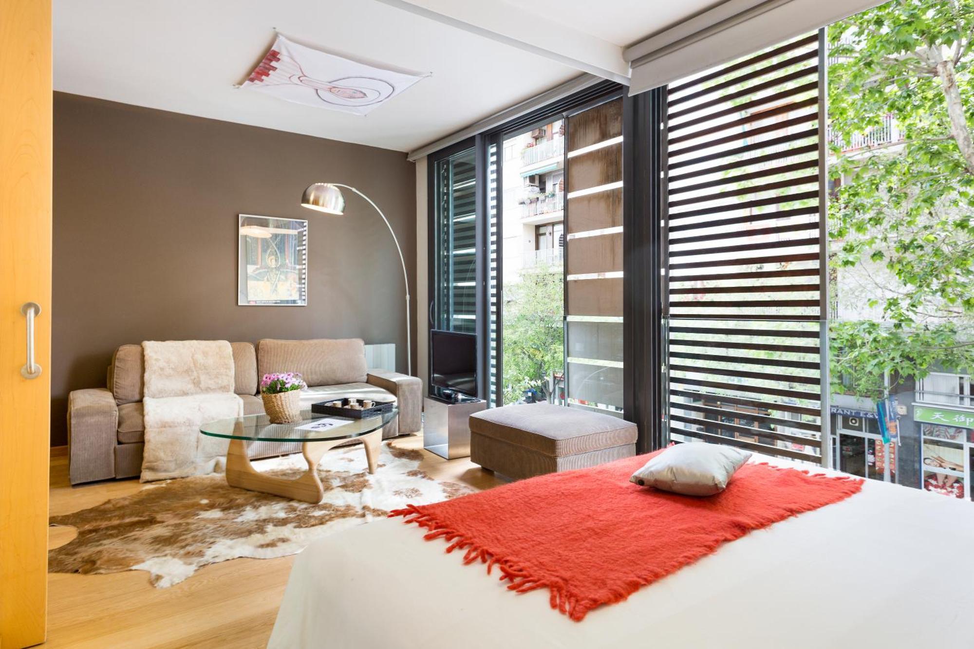 My Space Emirates - Fully Equipped Apartments Near The Beach With Shared Pool バルセロナ エクステリア 写真