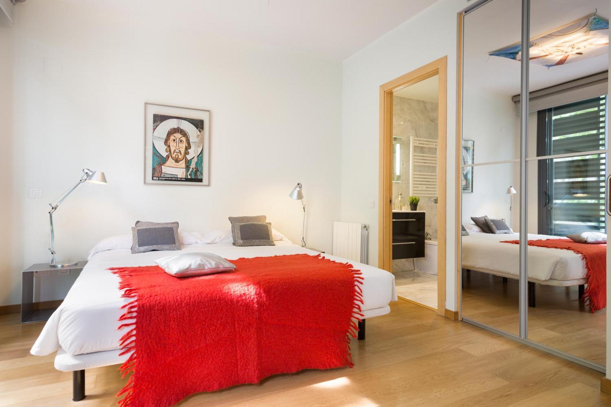 My Space Emirates - Fully Equipped Apartments Near The Beach With Shared Pool バルセロナ エクステリア 写真